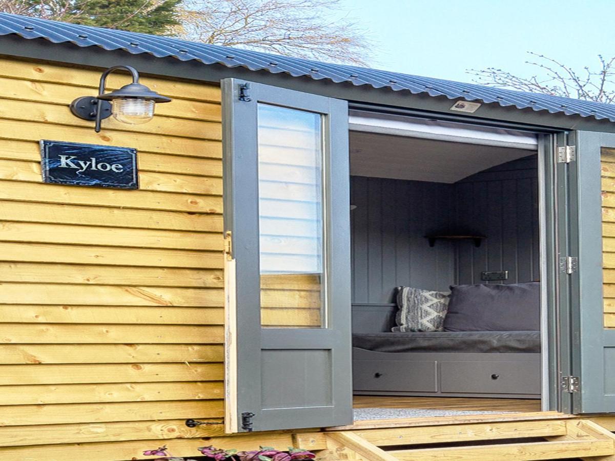 Вилла Pass The Keys Whitstable Shepherds Hut Minutes From The Harbour Экстерьер фото